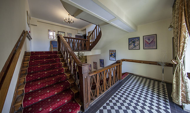 Willa Carlton - jadalnia i hall