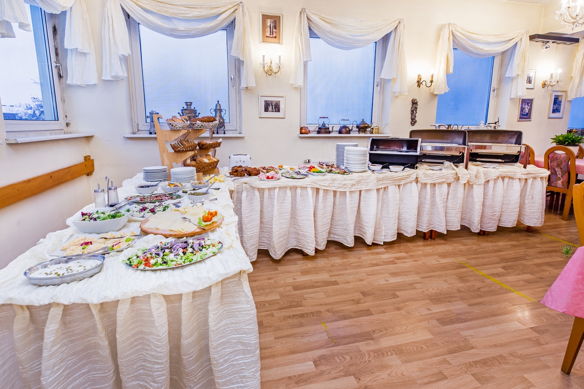 Willa Carlton - jadalnia i hall