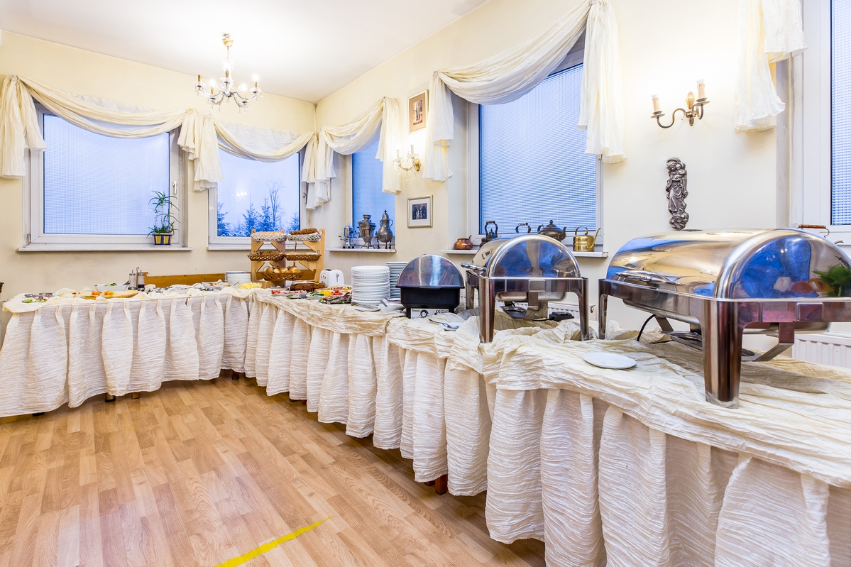 Willa Carlton - jadalnia i hall