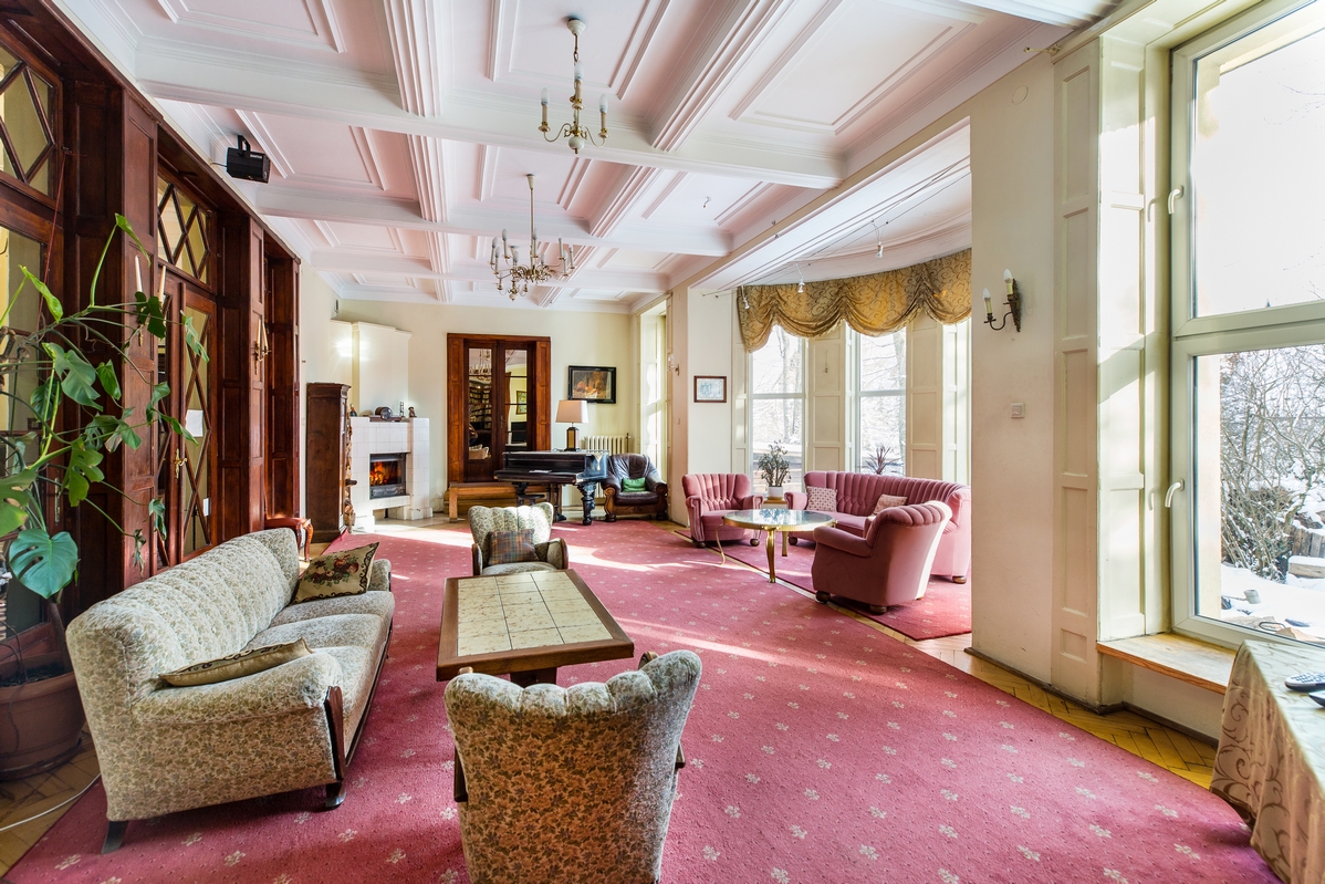 Willa Carlton - salon i czytelnia