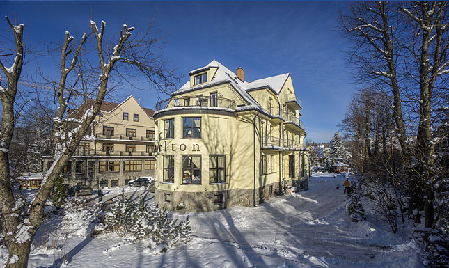 Willa Carlton - widok budynku