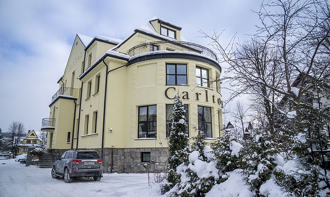 Willa Carlton - widok budynku